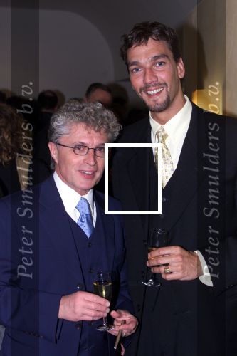 Leiden 27 januari 2001
premiere DIANA
Jacques D\'Ancona met vriend

PETER SMULDERS BV