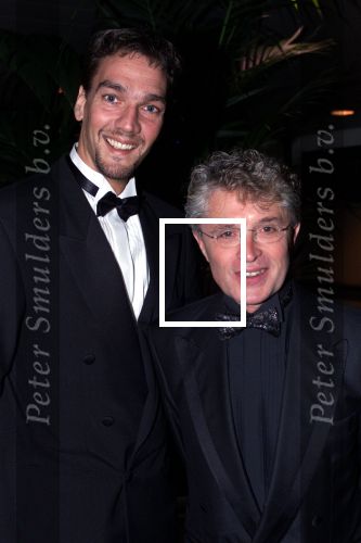 AHOY Rotterdam, 24 oktober 2000
Afscheidsconcert Lee Towers

Jacques D\'Ancona met vriend


PETER SMULDERS BV