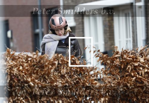 Hilversum 28 februari 2026
Jamie Kazan komt met scooter aan bij huis van Steven kazan . Daarna gaat ze boodschappen ndoen en komt ze ook weer terug.