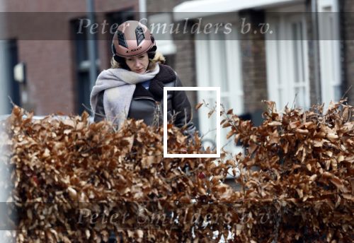 Hilversum 28 februari 2026
Jamie Kazan komt met scooter aan bij huis van Steven kazan . Daarna gaat ze boodschappen ndoen en komt ze ook weer terug.