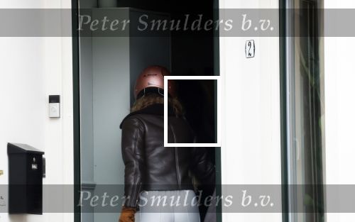 Hilversum 28 februari 2026
Jamie Kazan komt met scooter aan bij huis van Steven kazan . Daarna gaat ze boodschappen ndoen en komt ze ook weer terug.