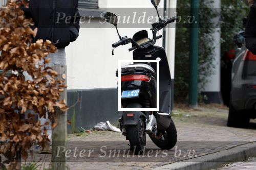 Hilversum 28 februari 2026
Jamie Kazan komt met scooter aan bij huis van Steven kazan . Daarna gaat ze boodschappen ndoen en komt ze ook weer terug.