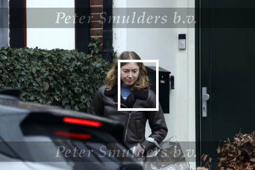 Hilversum 28 februari 2026
Jamie Kazan komt met scooter aan bij huis van Steven kazan . Daarna gaat ze boodschappen ndoen en komt ze ook weer terug.