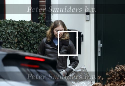Hilversum 28 februari 2026
Jamie Kazan komt met scooter aan bij huis van Steven kazan . Daarna gaat ze boodschappen ndoen en komt ze ook weer terug.