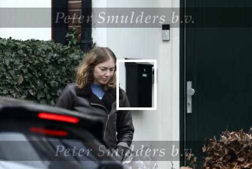 Hilversum 28 februari 2026
Jamie Kazan komt met scooter aan bij huis van Steven kazan . Daarna gaat ze boodschappen ndoen en komt ze ook weer terug.