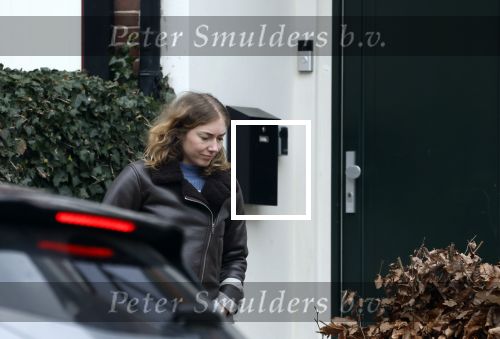 Hilversum 28 februari 2026
Jamie Kazan komt met scooter aan bij huis van Steven kazan . Daarna gaat ze boodschappen ndoen en komt ze ook weer terug.