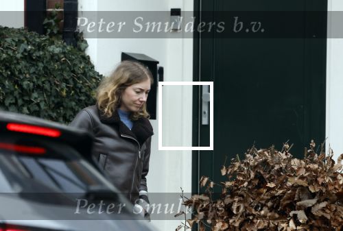 Hilversum 28 februari 2026
Jamie Kazan komt met scooter aan bij huis van Steven kazan . Daarna gaat ze boodschappen ndoen en komt ze ook weer terug.