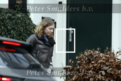 Hilversum 28 februari 2026
Jamie Kazan komt met scooter aan bij huis van Steven kazan . Daarna gaat ze boodschappen ndoen en komt ze ook weer terug.