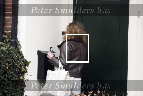 Hilversum 28 februari 2026
Jamie Kazan komt met scooter aan bij huis van Steven kazan . Daarna gaat ze boodschappen ndoen en komt ze ook weer terug.