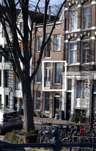 Amsterdam 5 maart 2026
Javier Guzman met zijn nieuwe vriendin lopend naar zijn huis in het centrum van Amsterdam.