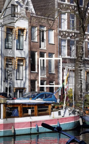 Amsterdam 5 maart 2026
Javier Guzman met zijn nieuwe vriendin lopend naar zijn huis in het centrum van Amsterdam.