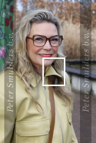 Amsterdam 1 maart 2026
Presentatie boek Lies Visschedijk bij de botanische tuin . Hans Dorrestijn reikte het eerste exemplaar uit . Jildou v d Bijl
