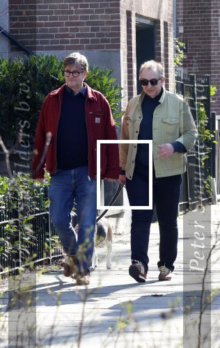 Amsterdam 5 maart 2026
Jon v Eerd met partner een een goede vriendin wandelend met hun hond in Amsterdam zuid.