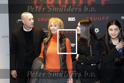 Amsterdam 21 maart 2026
Premiere docu over Johan Cruijff in de Johan Cruijff Arena . Jordi Cruijff met zijn moeder Danny en dochter Danae Cruijff