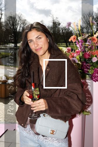 Amsterdam 26 maart 2026
Presentatie Nicolette v Dam in het Vondelcafe . Kae Sutherland
