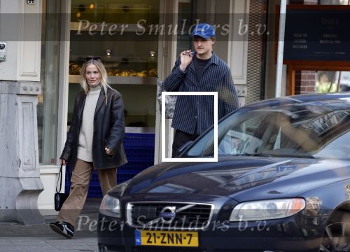Amsterdam 9 maart 2026
Kasper Dolberg en zijn vrouw Julie Laerke doen boodschappen in Amsterdam zuid.