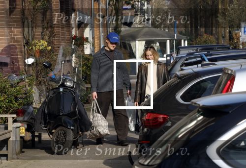 Amsterdam 9 maart 2026
Kasper Dolberg en zijn vrouw Julie Laerke doen boodschappen in Amsterdam zuid.