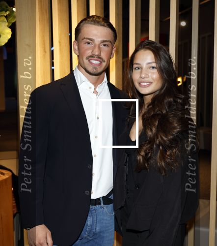 Leidschendam 25 maart 2025
De Bogaartjes hebben een feestje georganiseerd . Aanwezig  Rene Bogaart en zijn vrouw Sandra Bogaart .
Ook Don en Robin , Mitch en Robin Kim en Amisha Joe en Liv Pam en Finn en Opa Bogaart waren aanwezig .