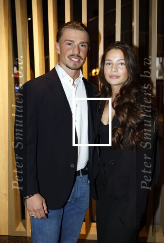 Leidschendam 25 maart 2025
De Bogaartjes hebben een feestje georganiseerd . Aanwezig  Rene Bogaart en zijn vrouw Sandra Bogaart .
Ook Don en Robin , Mitch en Robin Kim en Amisha Joe en Liv Pam en Finn en Opa Bogaart waren aanwezig .
