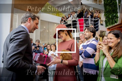 Den Haag 31 maart 2026
Koningin MÃ¡xima is aanwezig bij de viering van het 70-jarig jubileum van Oxfam Novib. De internationale humanitaire organisatie kijkt tijdens de viering vooruit naar de grote, wereldwijde uitdagingen van deze tijd. Koningin MÃ¡xima opent tijdens de bijeenkomst het nieuwe kantoor. Jan v Zanen en Wouter Kolff  ontvangen Maxima . Dolf Jansen