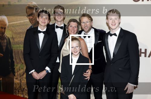 Amsterdam 16 maart 2026
Premiere Champagne met in de hoofdrollen Leo Alkemade Huub Stapel  en Guus Meeuwis . Leo Alkemade met vrouw en kinderen