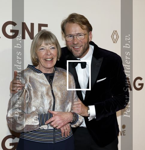 Amsterdam 16 maart 2026
Premiere Champagne met in de hoofdrollen Leo Alkemade Huub Stapel  en Guus Meeuwis . Leo Alkemade met moeder