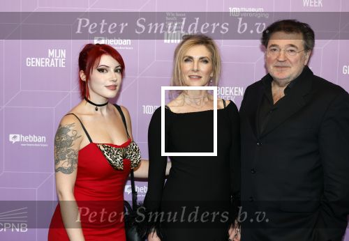 Amsterdam 13 maart 2026
Boekenbal 2026 in de schouwburg van Amsterdam. Leon de Winter met vrouw Jessica Durlacher en dochter Solomonica de Winter