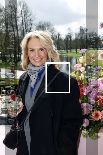 Amsterdam 26 maart 2026
Presentatie Nicolette v Dam in het Vondelcafe . Leontine Ruiters