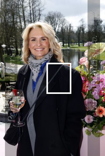 Amsterdam 26 maart 2026
Presentatie Nicolette v Dam in het Vondelcafe . Leontine Ruiters