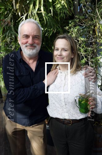 Amsterdam 1 maart 2026
Presentatie boek Lies Visschedijk bij de botanische tuin . Hans Dorrestijn reikte het eerste exemplaar uit . Lies Visschedijk en partner Marc