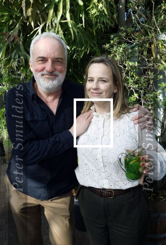Amsterdam 1 maart 2026
Presentatie boek Lies Visschedijk bij de botanische tuin . Hans Dorrestijn reikte het eerste exemplaar uit . Lies Visschedijk en partner Marc