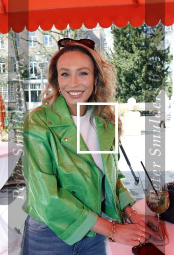 Amsterdam 26 maart 2026
Presentatie Nicolette v Dam in het Vondelcafe . Loiza lamers