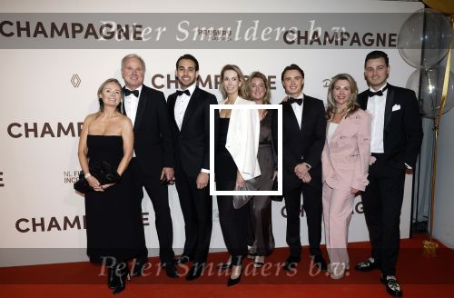 Amsterdam 16 maart 2026
Premiere Champagne met in de hoofdrollen Leo Alkemade Huub Stapel  en Guus Meeuwis . Marc v Deursen met vrouw en zoon