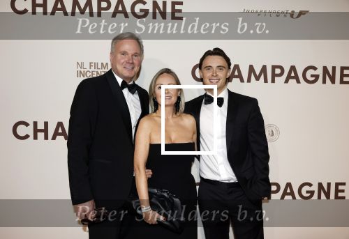 Amsterdam 16 maart 2026
Premiere Champagne met in de hoofdrollen Leo Alkemade Huub Stapel  en Guus Meeuwis . Marc v Deursen met vrouw en zoon