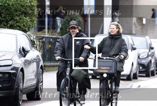 Amsterdam 11 maart 2026
Mari v d Ven met een kennis op de fiets in Amsterdam.