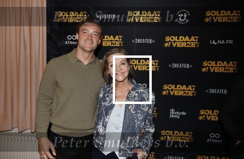 Leiden 31 maart 2026
Premiere Soldaat in verzet in de schouwburg van Leiden. Mariska v Kolck met zoon