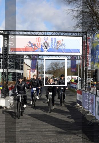Heerenveen 29 maart 2026
De 10e hollandse 100 in Thialf georganiseerd door oa Prins Bernhard . Zijn moeder Prinses Margriet deed het startschot. Monique des Bouvrie en Otto klein