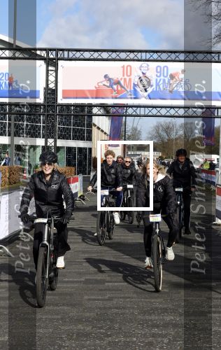 Heerenveen 29 maart 2026
De 10e hollandse 100 in Thialf georganiseerd door oa Prins Bernhard . Zijn moeder Prinses Margriet deed het startschot. Monique des Bouvrie en Otto klein