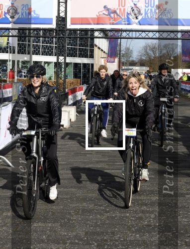 Heerenveen 29 maart 2026
De 10e hollandse 100 in Thialf georganiseerd door oa Prins Bernhard . Zijn moeder Prinses Margriet deed het startschot. Monique des Bouvrie en Otto klein