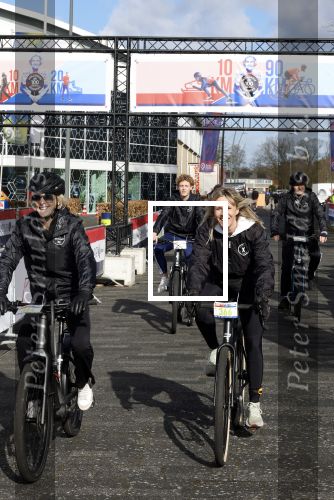 Heerenveen 29 maart 2026
De 10e hollandse 100 in Thialf georganiseerd door oa Prins Bernhard . Zijn moeder Prinses Margriet deed het startschot. Monique des Bouvrie en Otto klein