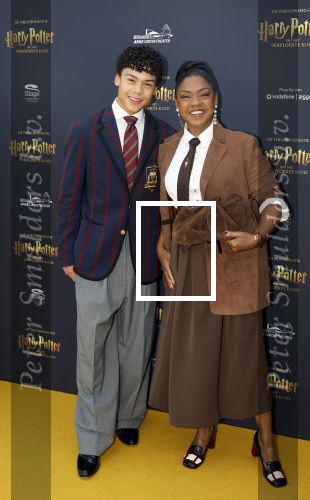 Scheveningen 14 maart 2026
Premiere Harry Potter in het afas circustheater. Natacha Harlequin met haar zoon