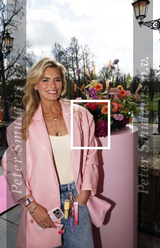 Amsterdam 26 maart 2026
Presentatie Nicolette v Dam in het Vondelcafe .