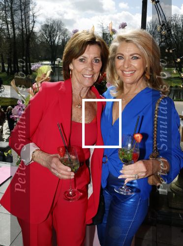 Amsterdam 26 maart 2026
Presentatie Nicolette v Dam in het Vondelcafe . Moeders Nicolette en Bas