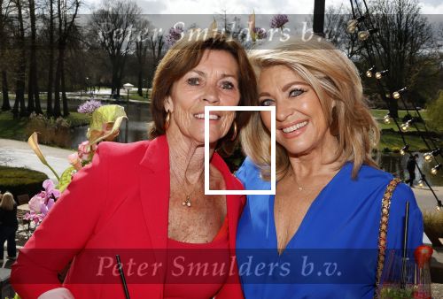 Amsterdam 26 maart 2026
Presentatie Nicolette v Dam in het Vondelcafe . Moeders Nicolette en Bas