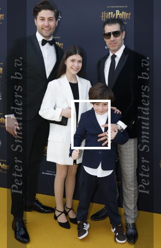 Scheveningen 14 maart 2026
Premiere Harry Potter in het afas circustheater. Oren Schrijver met kinderen en ...