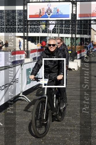 Heerenveen 29 maart 2026
De 10e hollandse 100 in Thialf georganiseerd door oa Prins Bernhard . Zijn moeder Prinses Margriet deed het startschot. Otto Klein