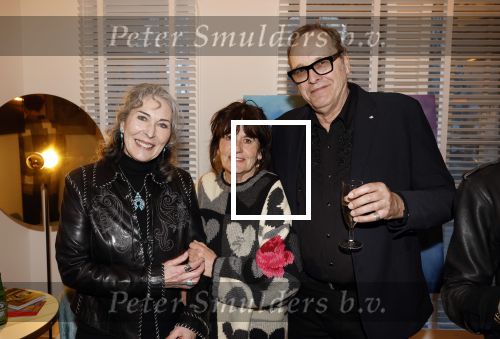 Amsterdam 12 maart 2026
Rinus Gerritsen opent expositie Patricia Steur in hotel Americain. Patricia Steur met partner en Mireille Edelbroek