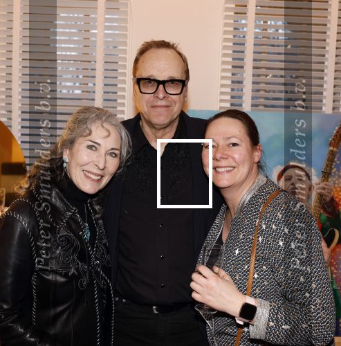 Amsterdam 12 maart 2026
Rinus Gerritsen opent expositie Patricia Steur in hotel Americain. Patricia Steur met partner en de partner van Rinus Gerritsen