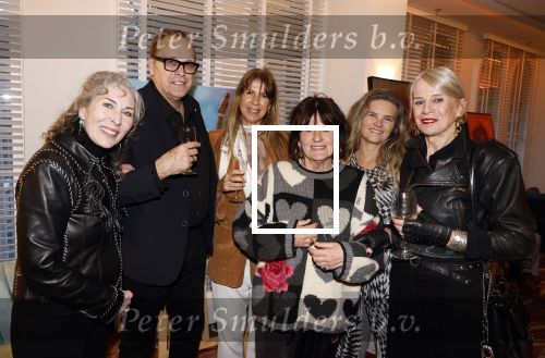 Amsterdam 12 maart 2026
Rinus Gerritsen opent expositie Patricia Steur in hotel Americain. Patricia Steur partner Mireille Edelbroek Isa Hoes en Judith Wiersma