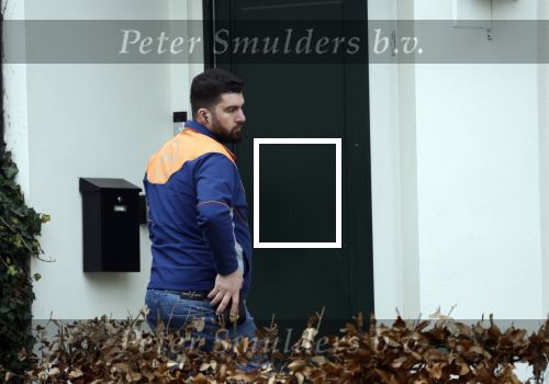 Hilversum 28 februari 2026
Jamie Kazan komt met scooter aan bij huis van Steven kazan . Daarna gaat ze boodschappen ndoen en komt ze ook weer terug. Post NL bezorger